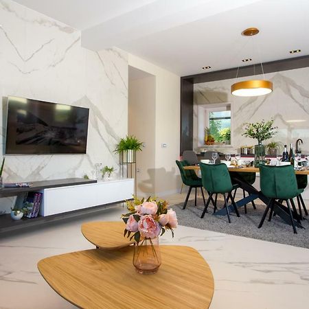 Apartmani Paklenica Noa Starigrad Paklenica Exteriör bild