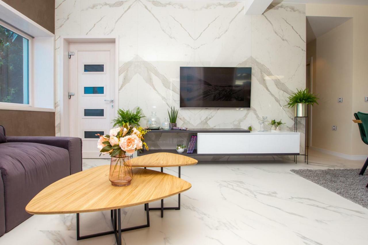 Apartmani Paklenica Noa Starigrad Paklenica Exteriör bild