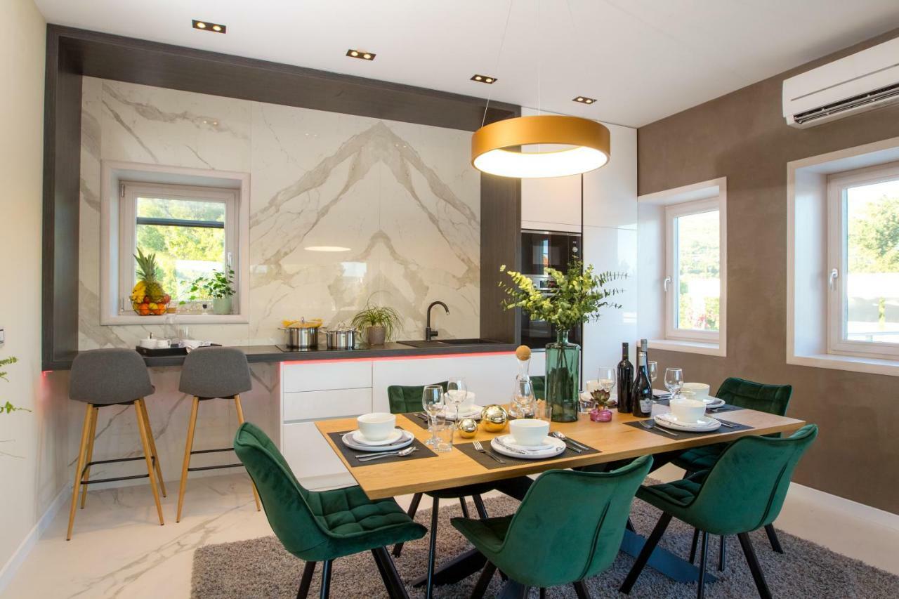 Apartmani Paklenica Noa Starigrad Paklenica Exteriör bild
