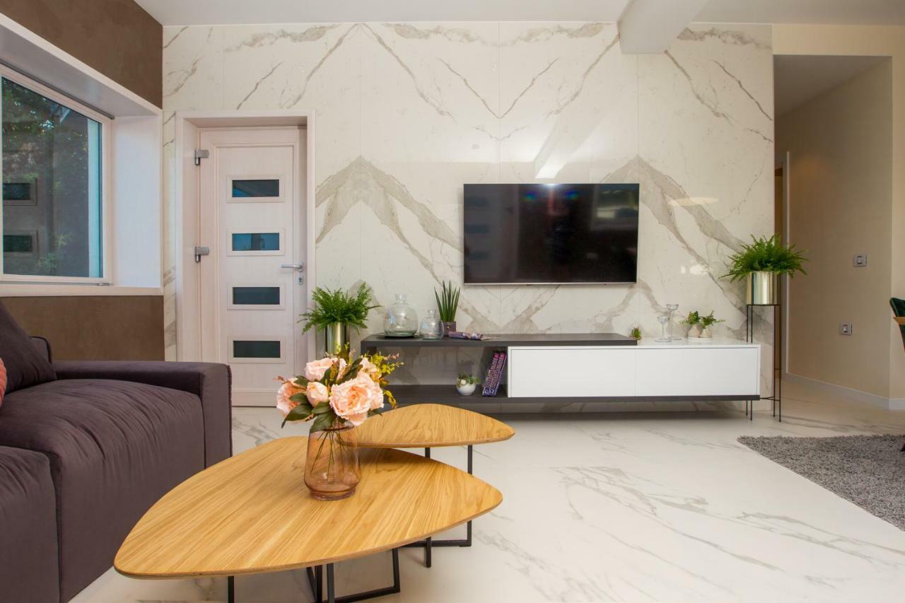 Apartmani Paklenica Noa Starigrad Paklenica Exteriör bild